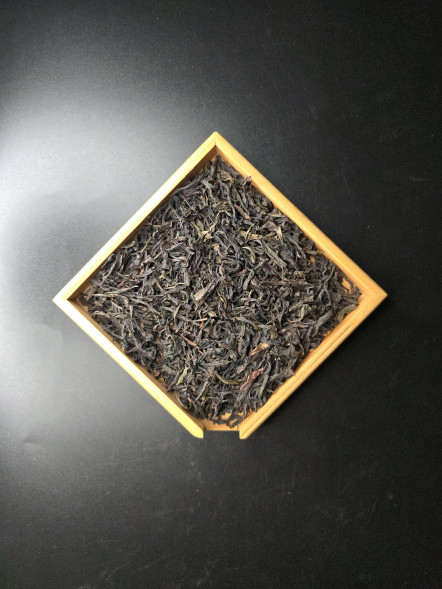 Тёмный улун Даньцун Сун Чжун У Дун — купить ароматный утёсный улун с доставкой